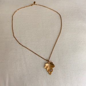 Leaf w/ jewel necklace